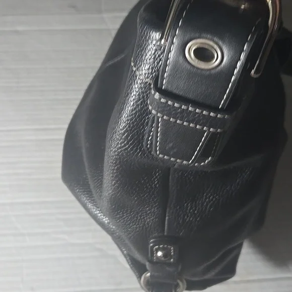 Coach - Picture 2 of 8